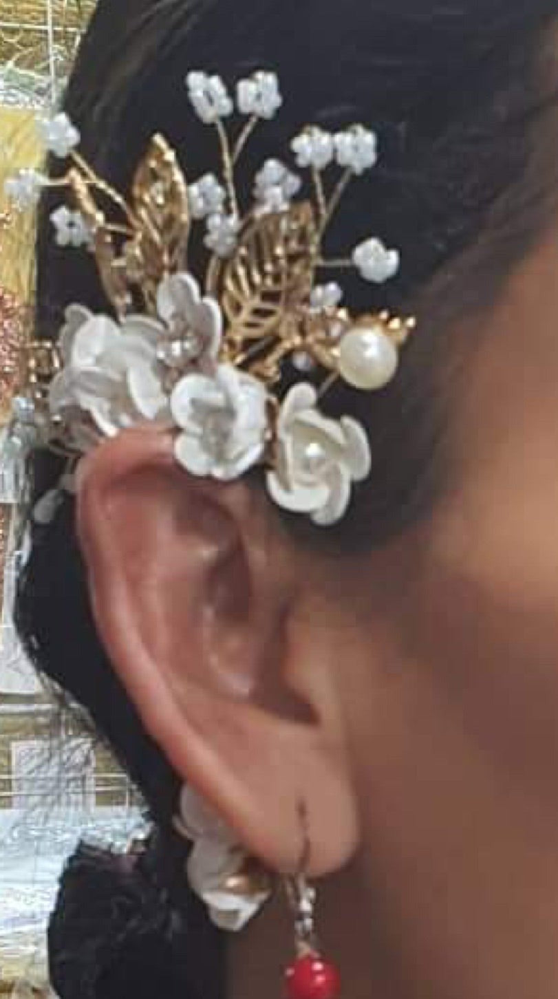 White Floral Ear Piece